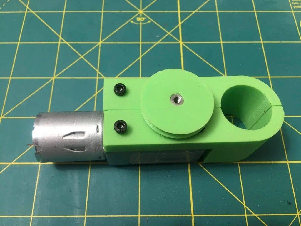 Device for emergency closing of the tap in case of water leakage