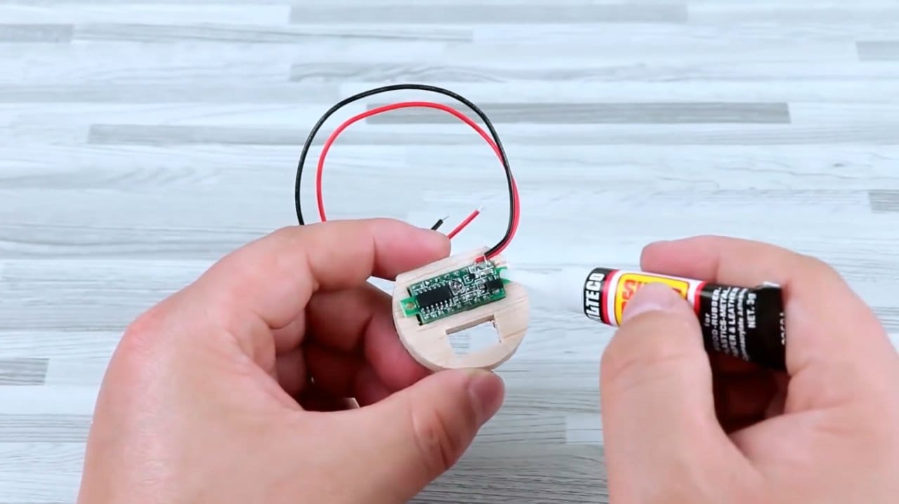 Power bank 5 вольт 3а. Карманный генератор. Повер банк 220. Ручной генератор для зарядки телефона. Ручной генератор для зарядки телефона.