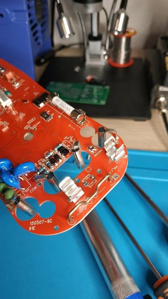 Modification of the multimeter for current protection and voltage