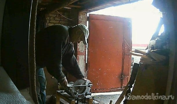Budget frame for a mirror, photo or painting