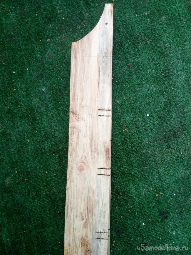 Пергола деревянная для вьющихся растений со скамейкой