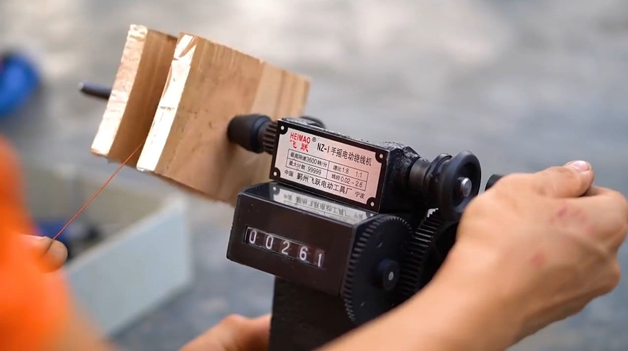Assembling a simple wind turbine