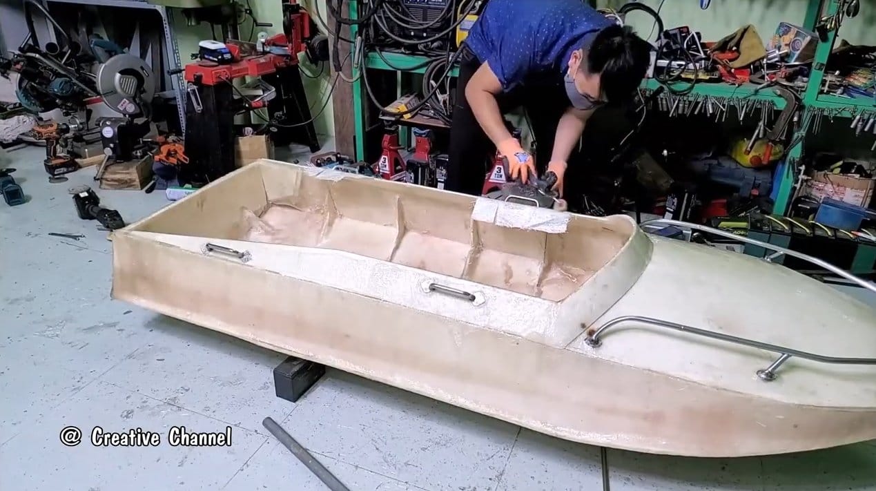 Как изготовить моторную лодку из пенопласта и эпоксидного клея