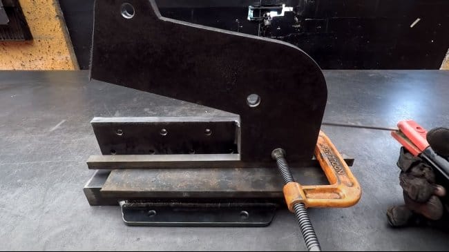 Мощные стационарные ножницы по металлу