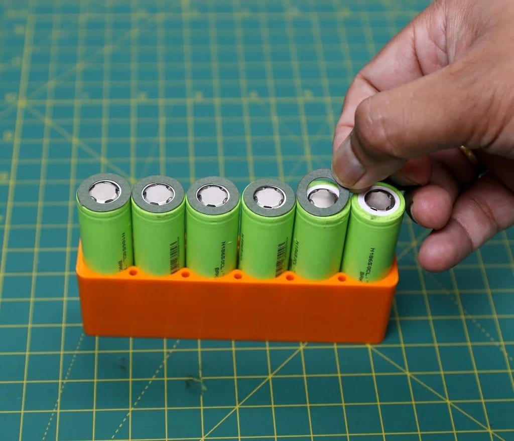 Три батарейки последовательно