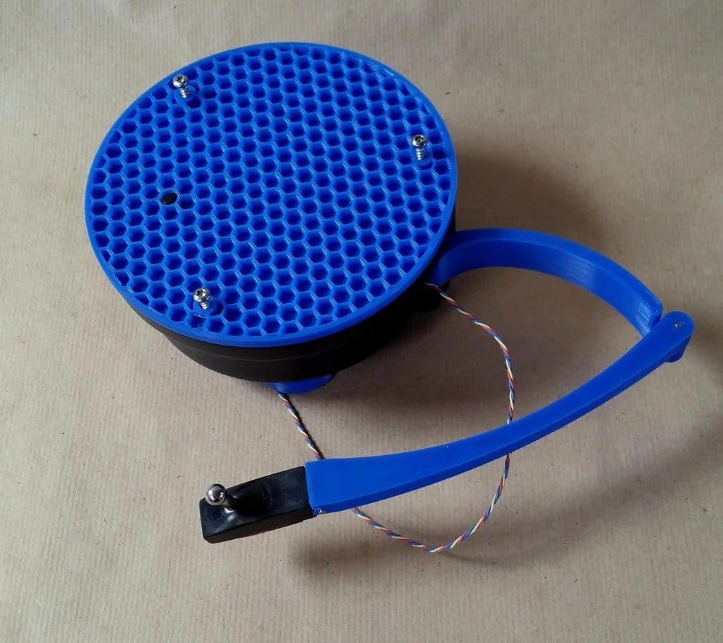 Проигрыватель виниловых дисков с передачей звука на Bluetooth устройства