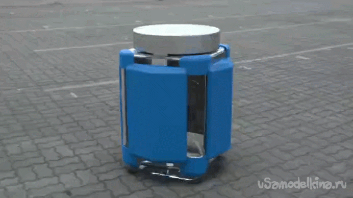 Банка с нашлёпками