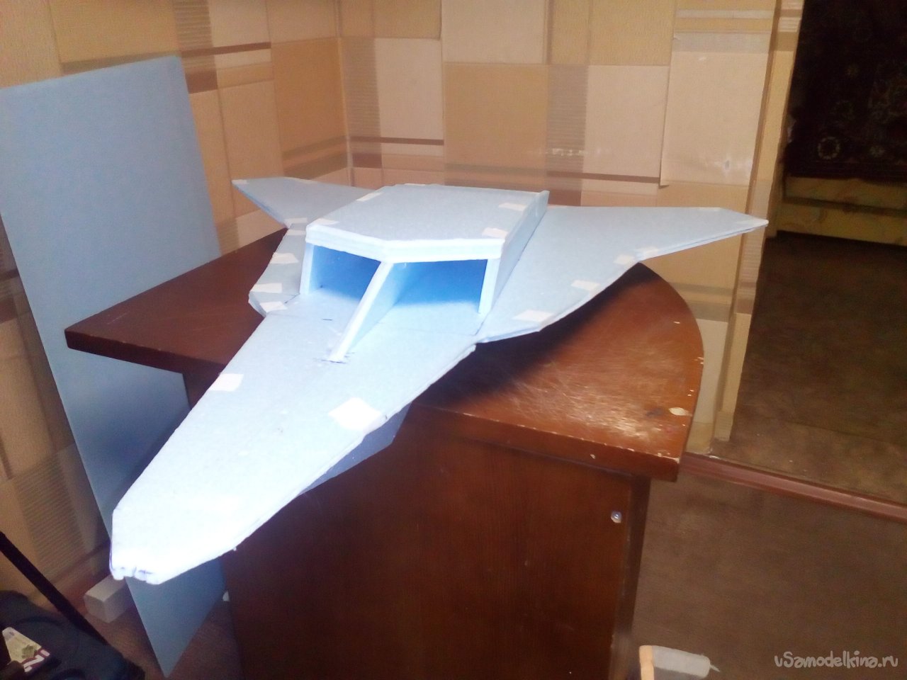 Модель самолеты видео. Создание модели самолета. Грач 1000. Склейка киля из ламелей.