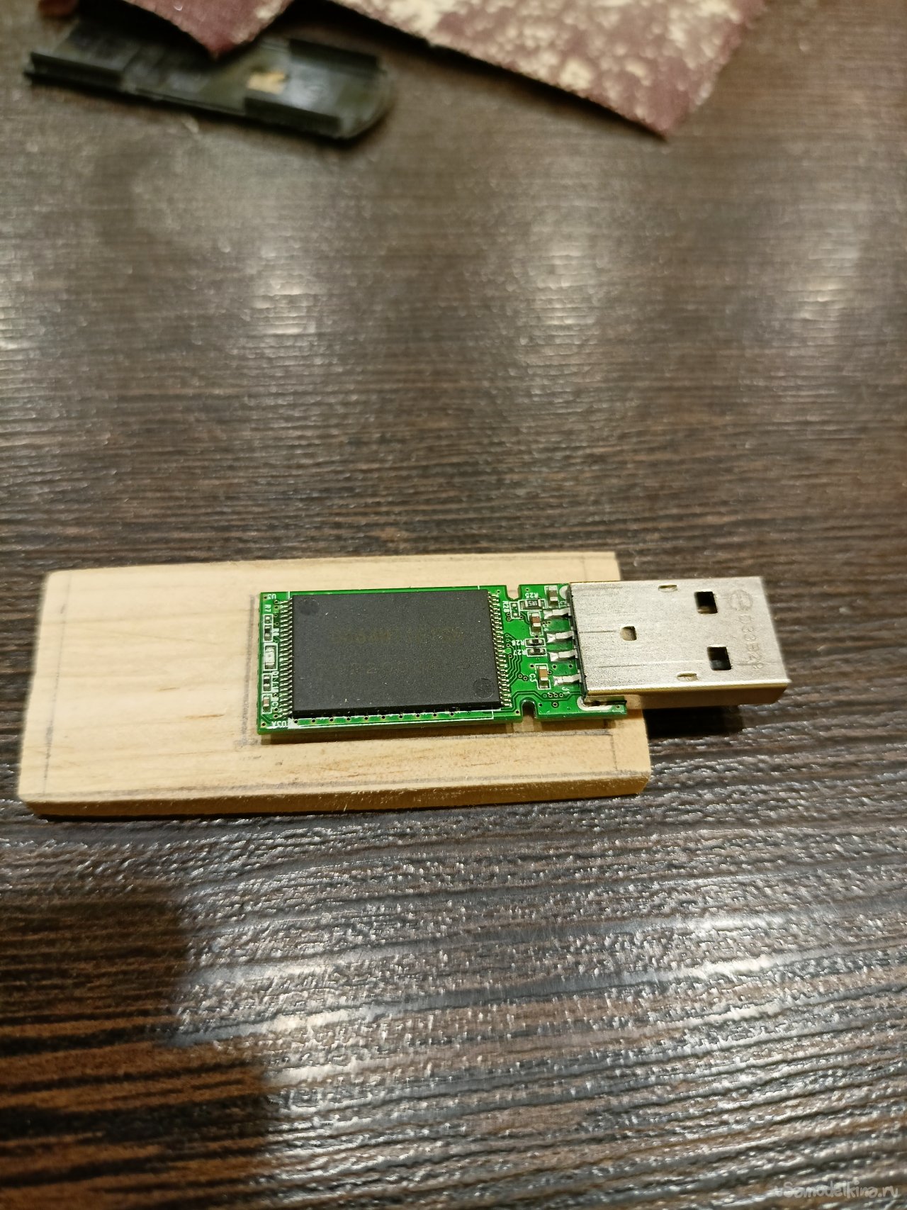Как сделать деревянный корпус для USB-флешки