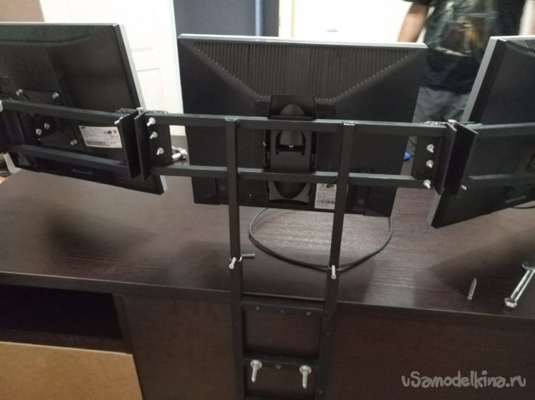 Стойка для 3х мониторов
