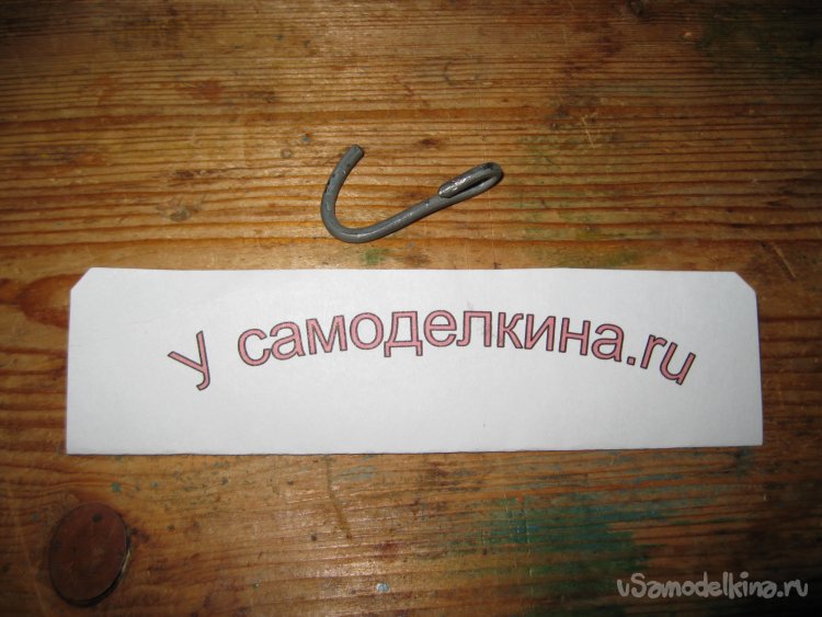 Самодельные настенные крючки-вешалки из проволоки