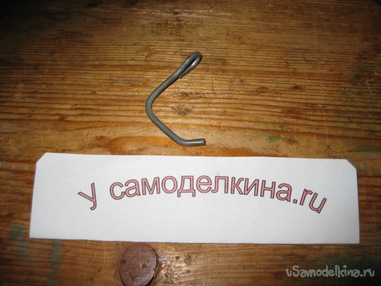 Самодельные настенные крючки-вешалки из проволоки