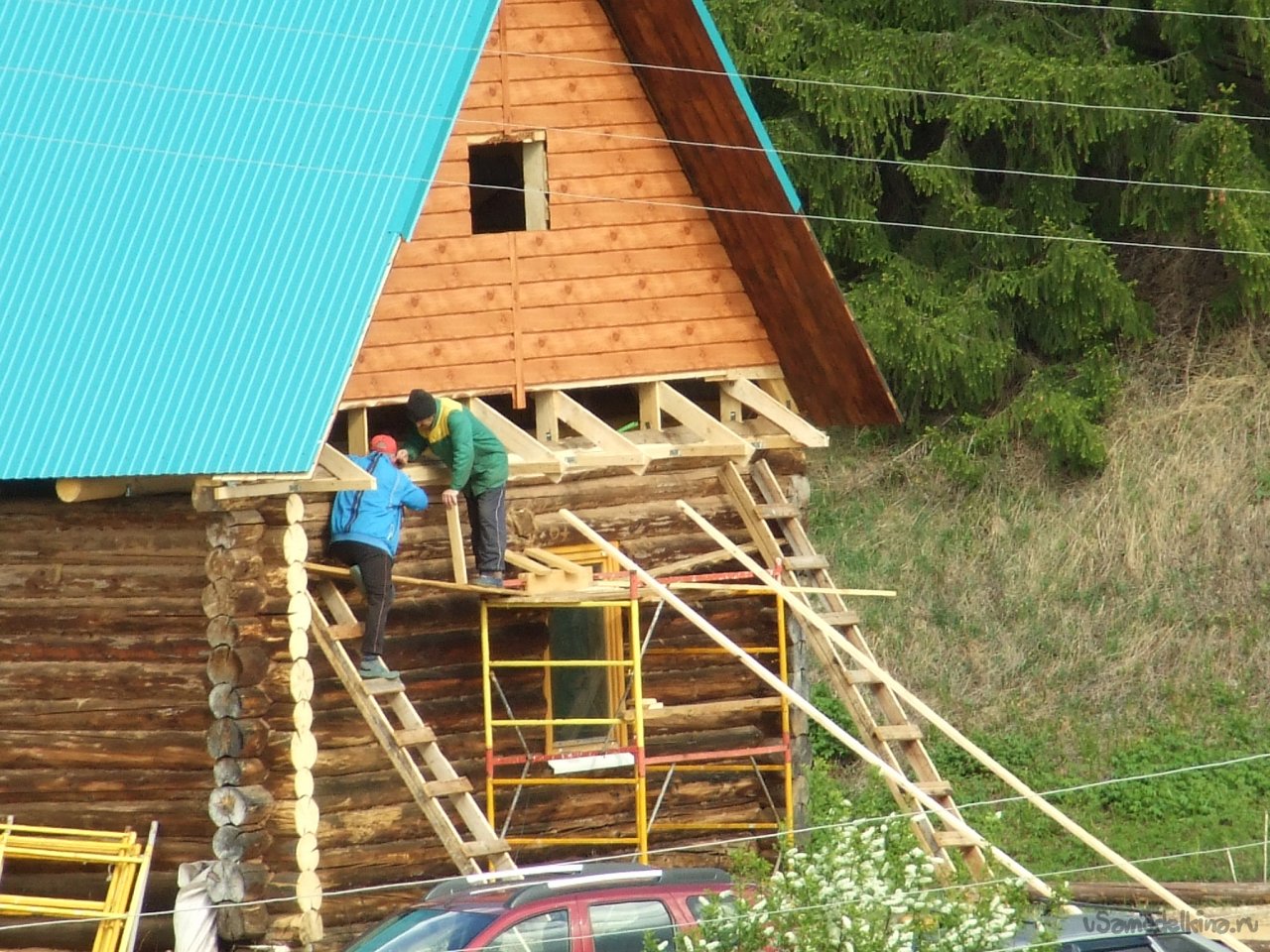 Новая крыша старого дома